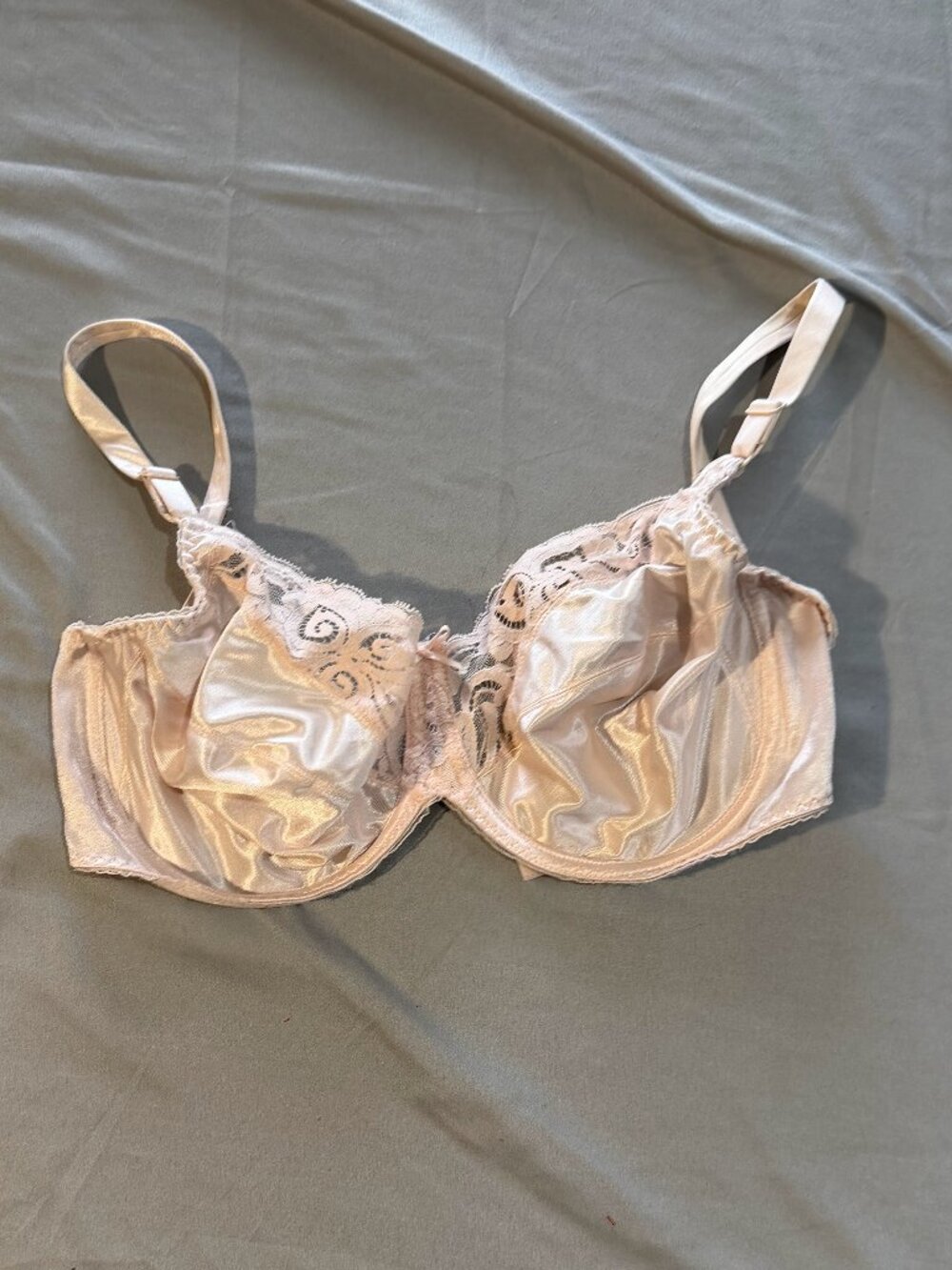 Bali Women's Vintage Discontinued Style3402 36DD Unline Underwire Bra Pink Lace